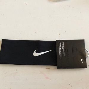 Nike 2.0 black headband